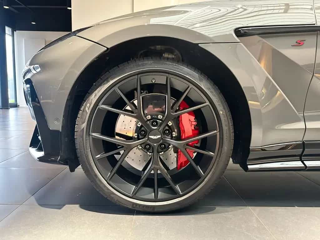 Aston Martin DBX S - China Grey - S Alcantara - Lightweight 01/2026-photo-14