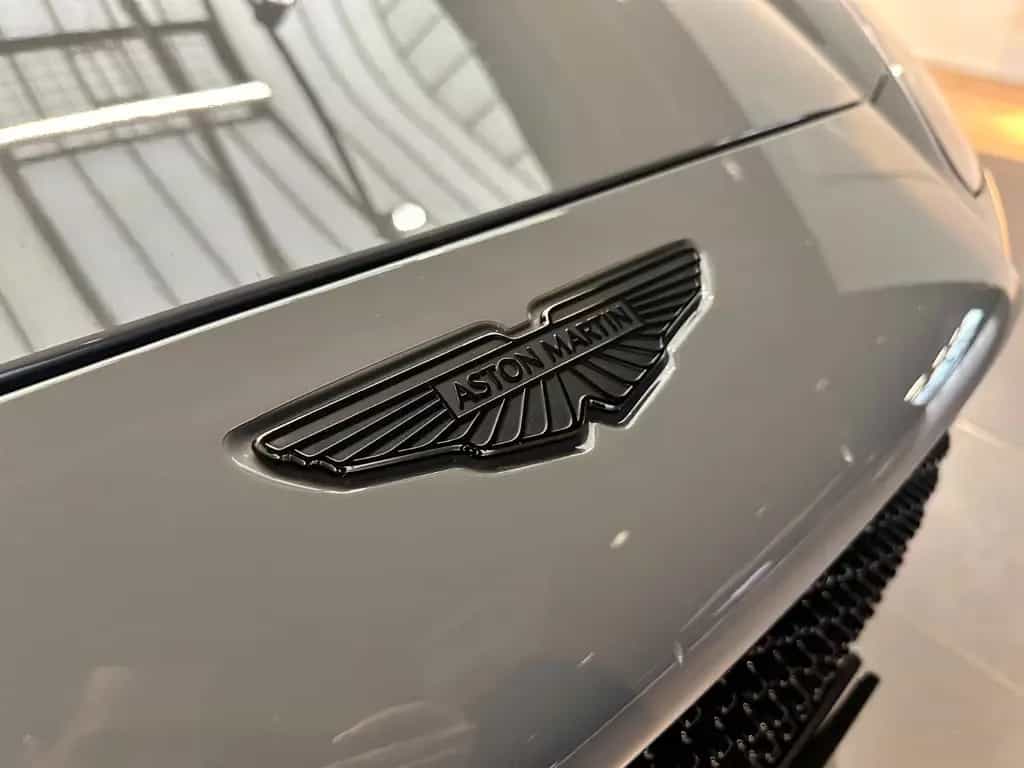Aston Martin DBX S - China Grey - S Alcantara - Lightweight 01/2026-photo-3