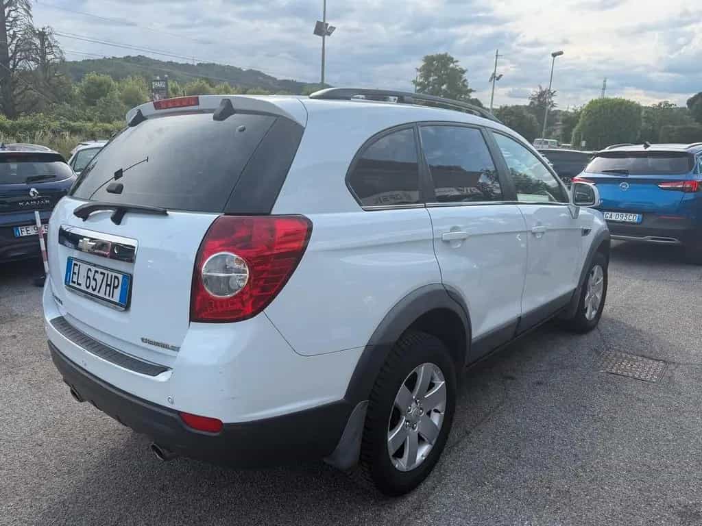 Chevrolet Captiva 2.2 VCDi 163CV 2WD LT 03/2012-photo-3