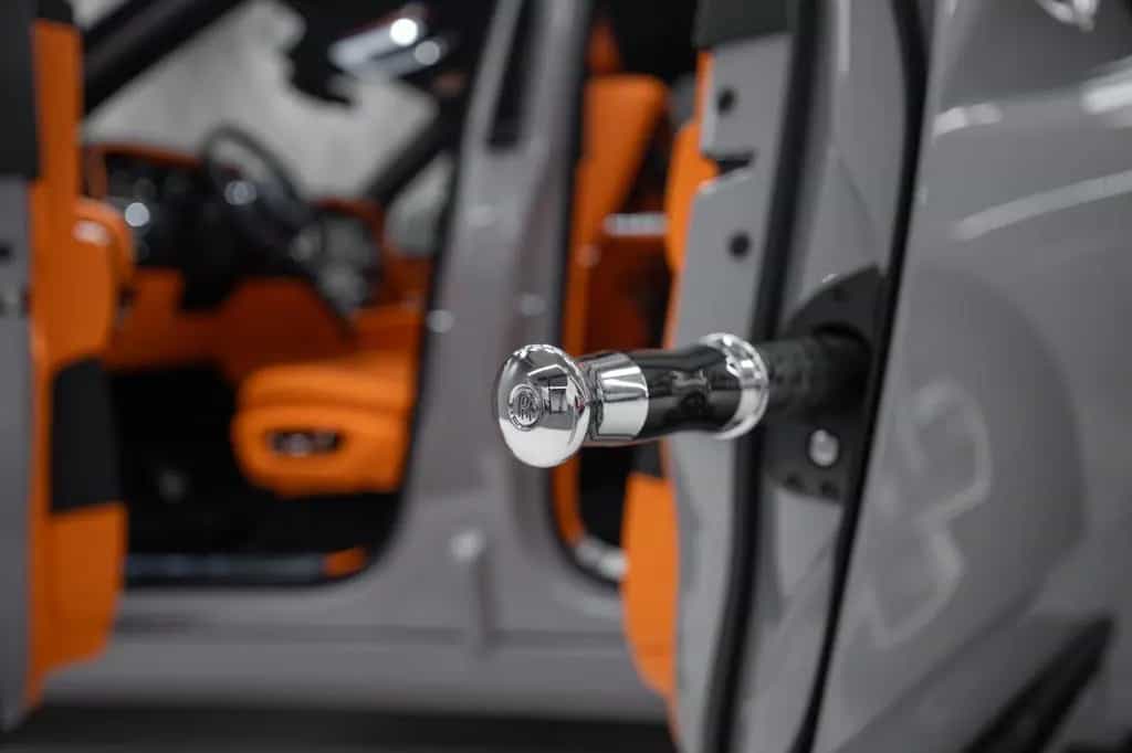 Rolls-Royce Cullinan BLACK BADGE 2026 GREY/ORANGE STARLIGHT 05/2026-photo-16