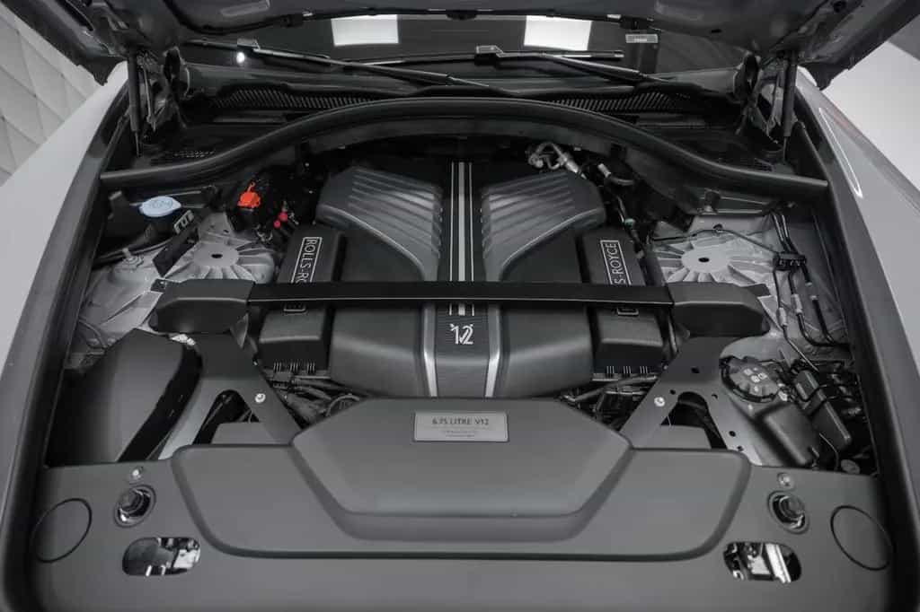 Rolls-Royce Cullinan BLACK BADGE 2026 GREY/ORANGE STARLIGHT 05/2026-photo-17