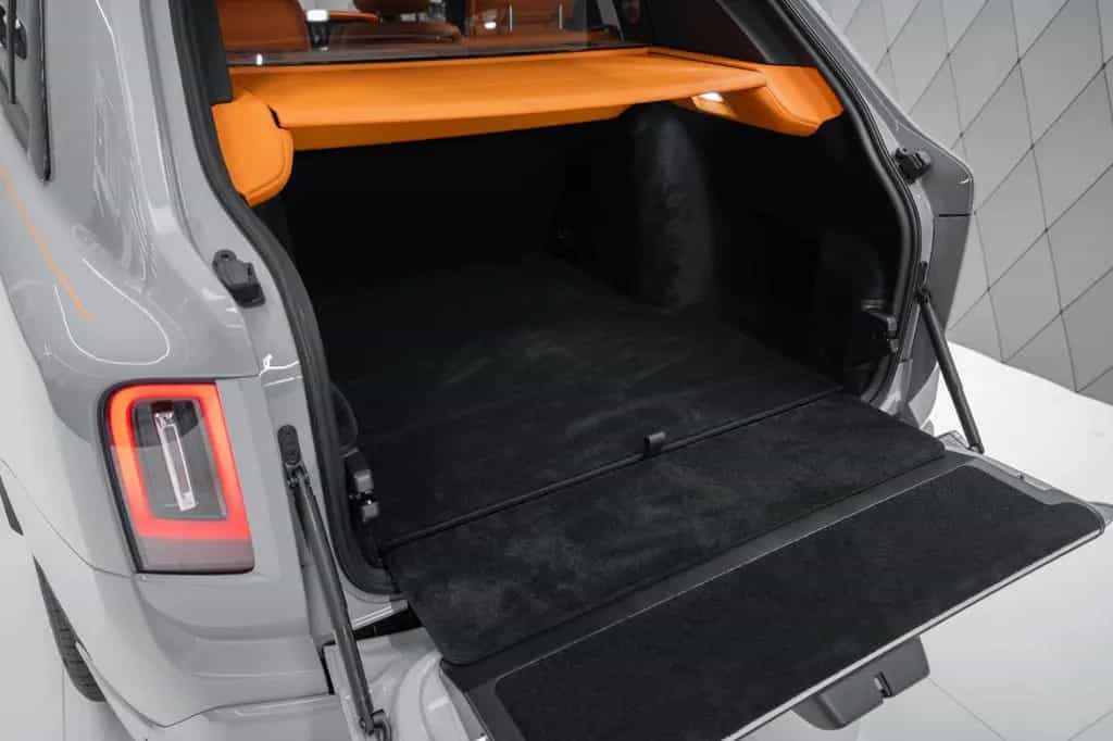 Rolls-Royce Cullinan BLACK BADGE 2026 GREY/ORANGE STARLIGHT 05/2026-photo-18