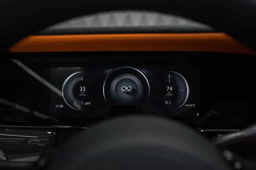 Rolls-Royce Cullinan BLACK BADGE 2026 GREY/ORANGE STARLIGHT 05/2026-photo-19
