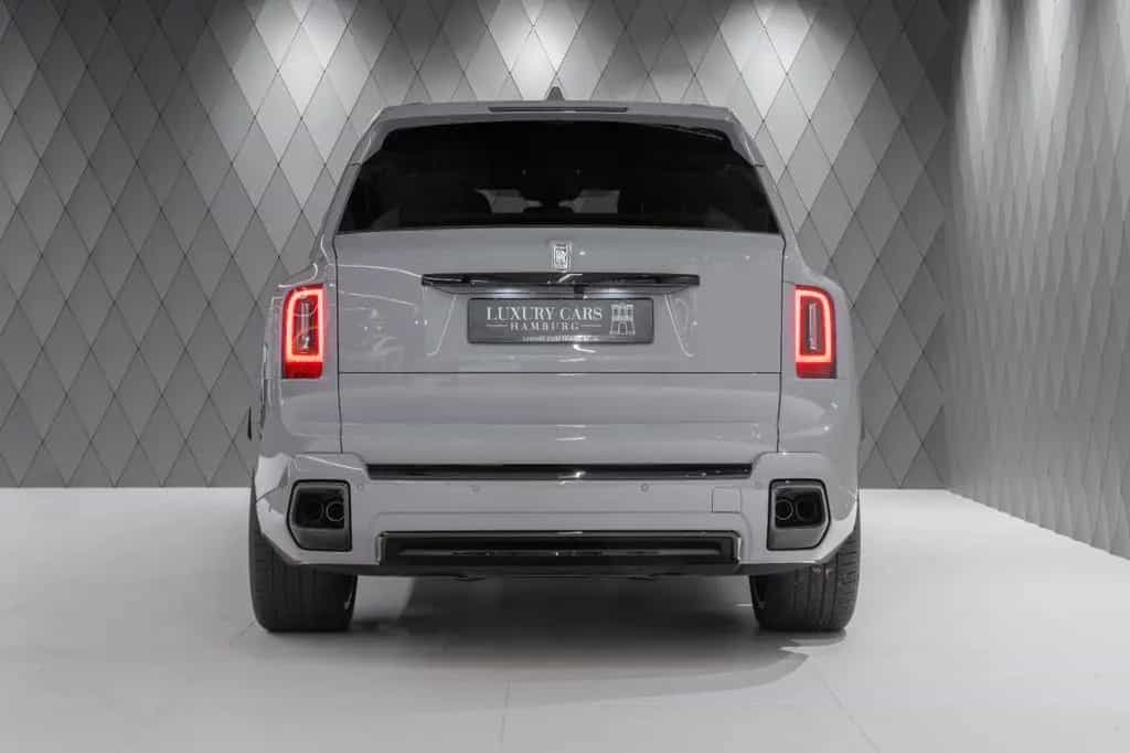 Rolls-Royce Cullinan BLACK BADGE 2026 GREY/ORANGE STARLIGHT 05/2026-photo-3