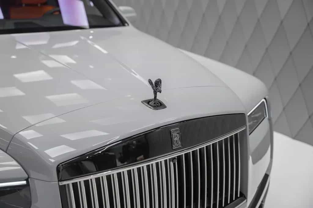 Rolls-Royce Cullinan BLACK BADGE 2026 GREY/ORANGE STARLIGHT 05/2026-photo-6
