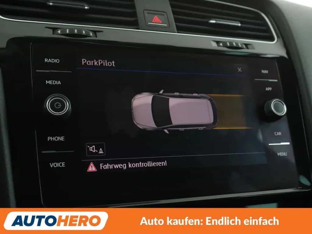 Volkswagen Golf VII 1.4 TSI Highline BM*LED*NAVI*PDC*SHZ* 03/2017-photo-23