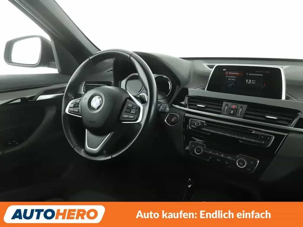BMW X1 xDrive 20i Sport Line Aut.*NAV*TEMP*PDC*SHZ* 06/2018-photo-12