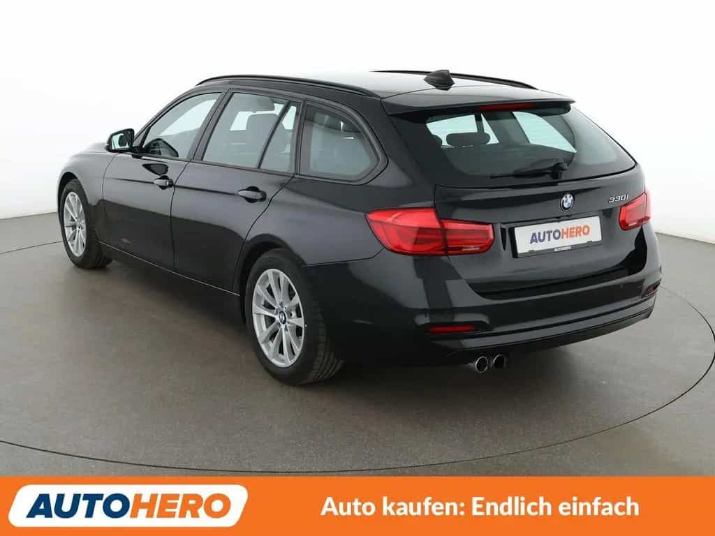BMW 330 i Advantage Aut.*NAVI*CAM*SHZ*TEMPO* 02/2018-photo-3