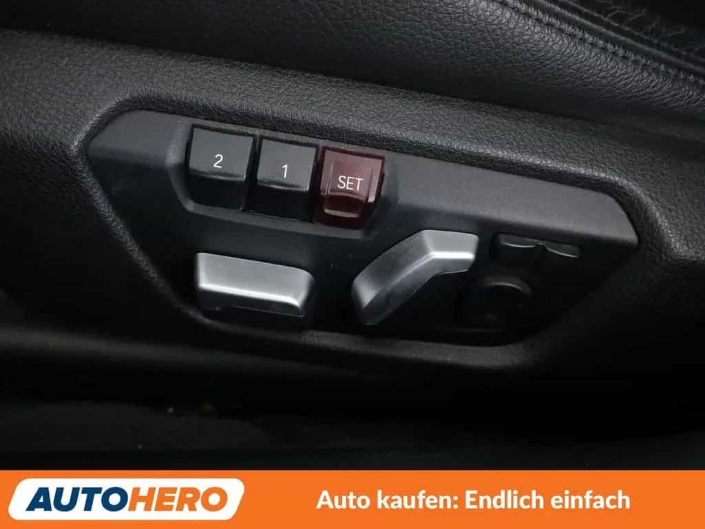 BMW 330 i Advantage Aut.*NAVI*CAM*SHZ*TEMPO* 02/2018-photo-31