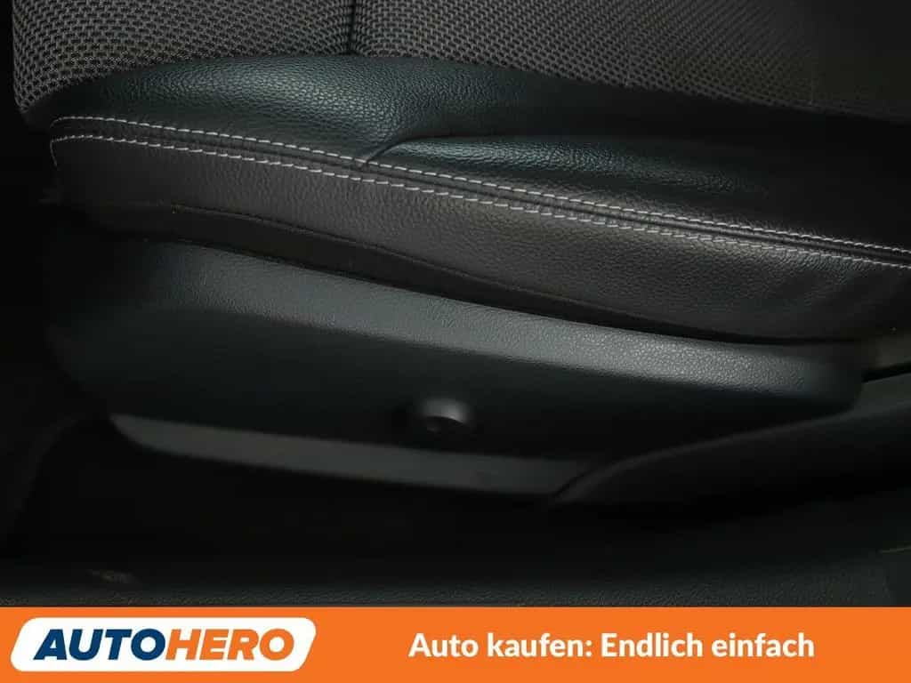 Mercedes-Benz C 400 T 4Matic Avantgarde Aut.*NAVI*LED*TEMPO* 07/2018-photo-28