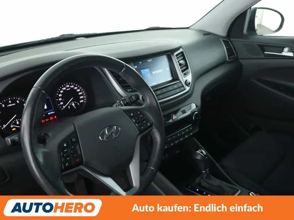 Hyundai TUCSON 1.6 TGDI Trend 4WD*NAVI*CAM*PDC*SHZ*KLIMA 08/2017-photo-10