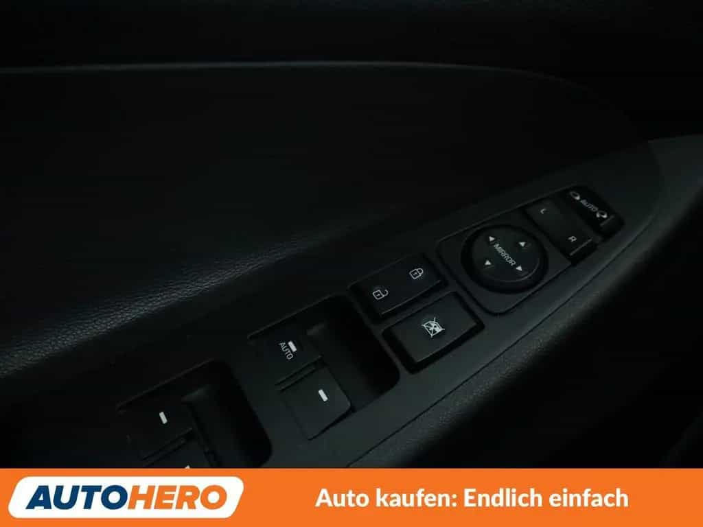 Hyundai TUCSON 1.6 TGDI Trend 4WD*NAVI*CAM*PDC*SHZ*KLIMA 08/2017-photo-29