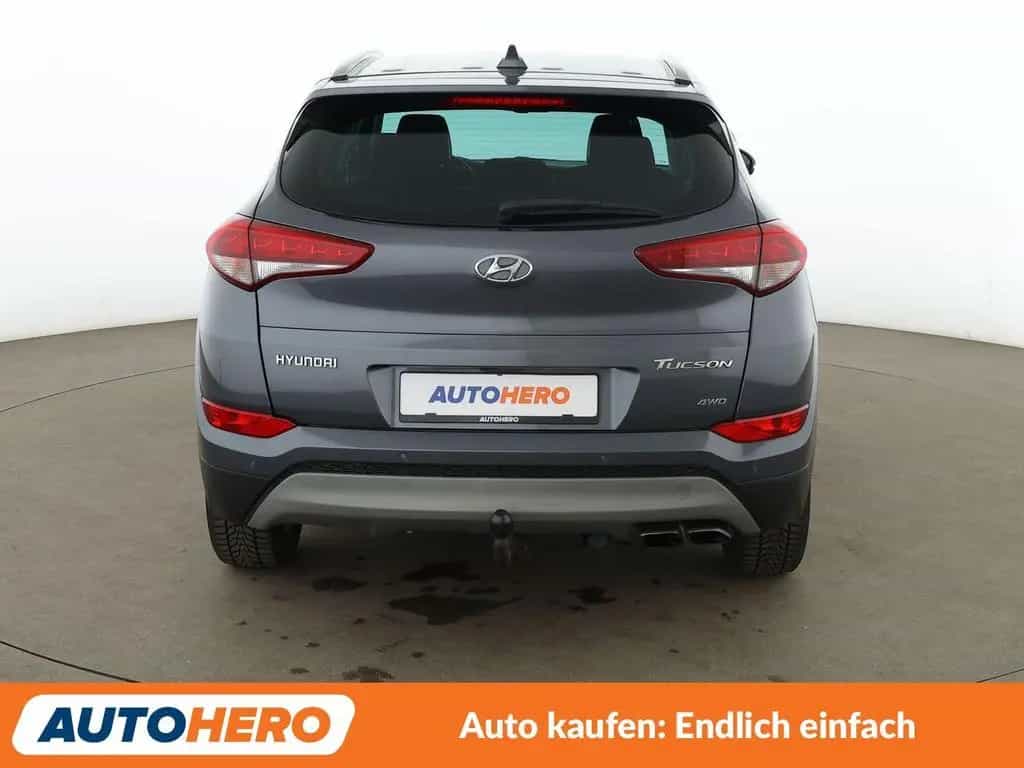 Hyundai TUCSON 1.6 TGDI Trend 4WD*NAVI*CAM*PDC*SHZ*KLIMA 08/2017-photo-4
