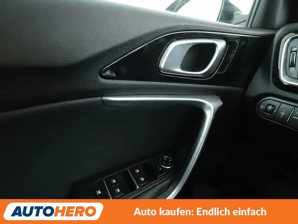 Kia XCeed 1.4 TGDI Vision *CAM*BiXENON*CAM*SHZ*LHZ* 11/2019-photo-17