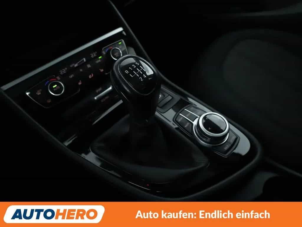 BMW 216 Active Tourer 2er 216i Active Tourer Advantage*LED*TEMPO*PDC* 07/2016-photo-23