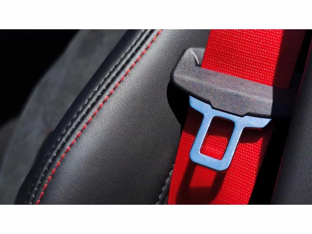 Lotus Emira V6 SE Racing Line - Vivid Red null-photo-17