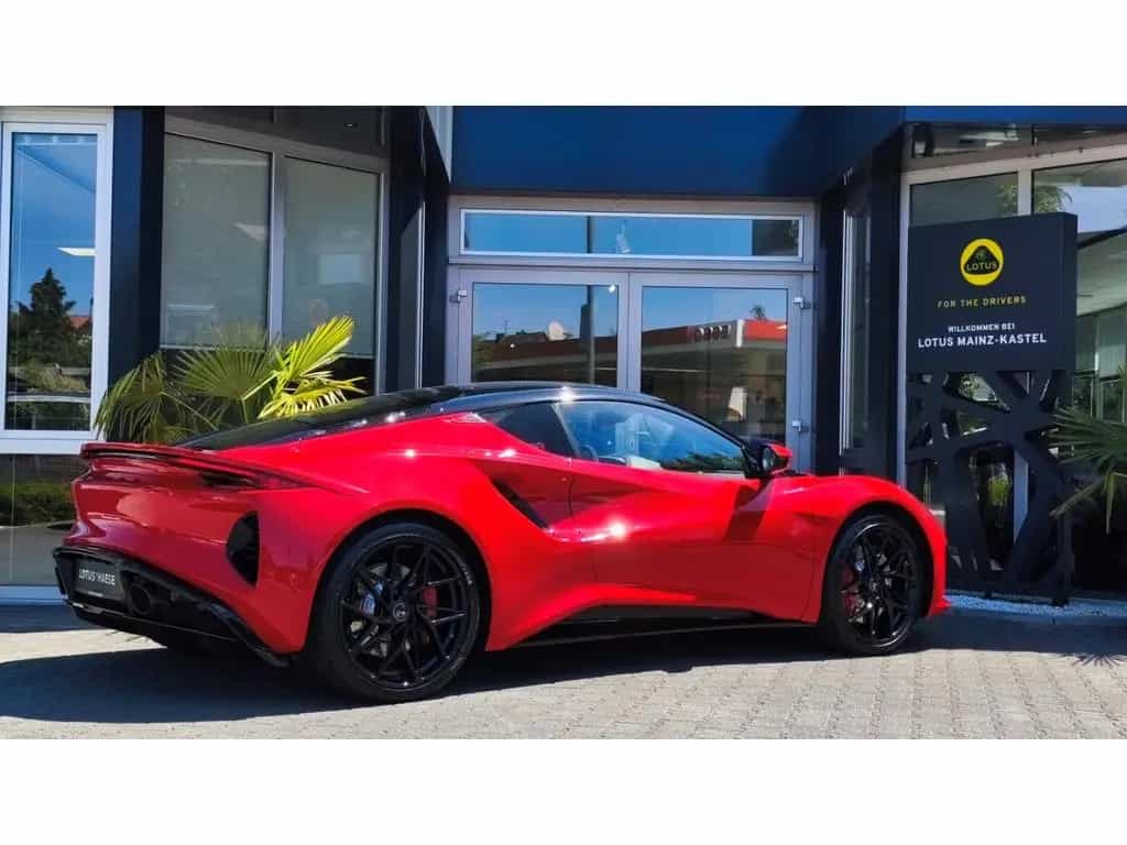 Lotus Emira V6 SE Racing Line - Vivid Red null-photo-4