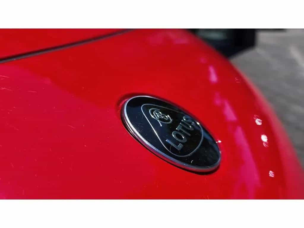 Lotus Emira V6 SE Racing Line - Vivid Red null-photo-8