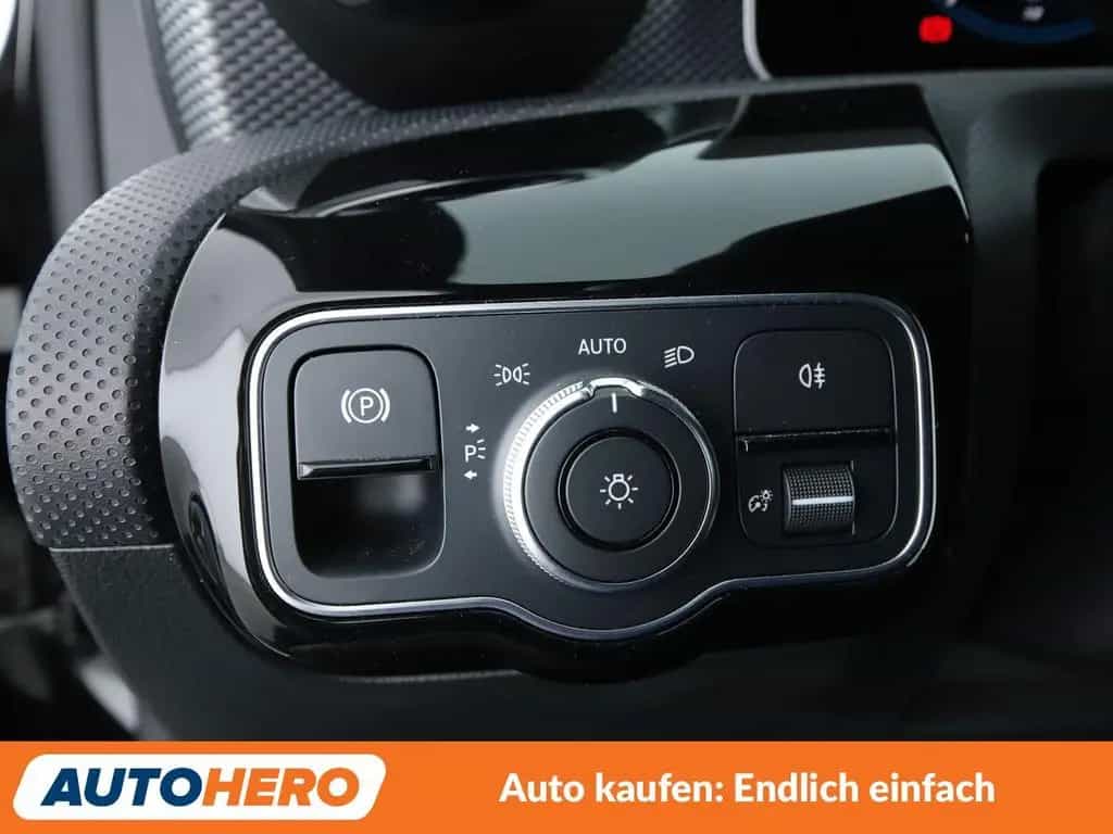 Mercedes-Benz A 250 Progressive Aut.*NAVI*LED*PDC*SHZ*TEMPO* 08/2018-photo-24