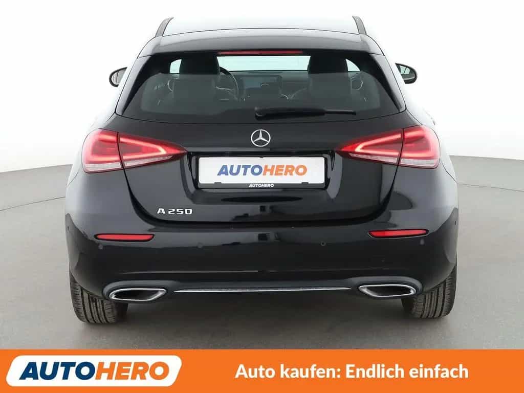 Mercedes-Benz A 250 Progressive Aut.*NAVI*LED*PDC*SHZ*TEMPO* 08/2018-photo-4