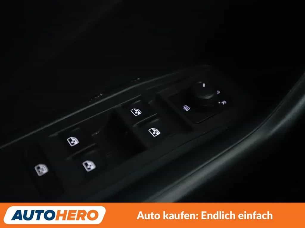 Volkswagen T-Roc 1.5 TSI ACT Aut.*PDC*SHZ*KLIMA* 12/2018-photo-23