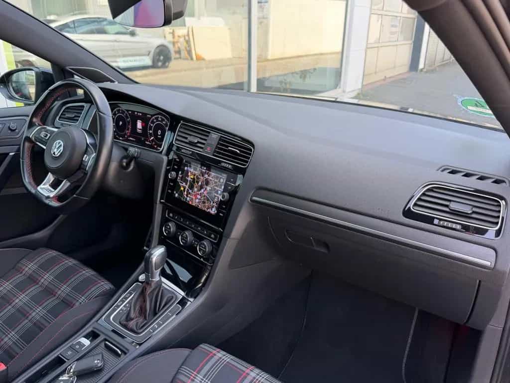 Volkswagen Golf VII Lim. GTI Pano/Dynaudio/Active/Kamera 06/2018-photo-7