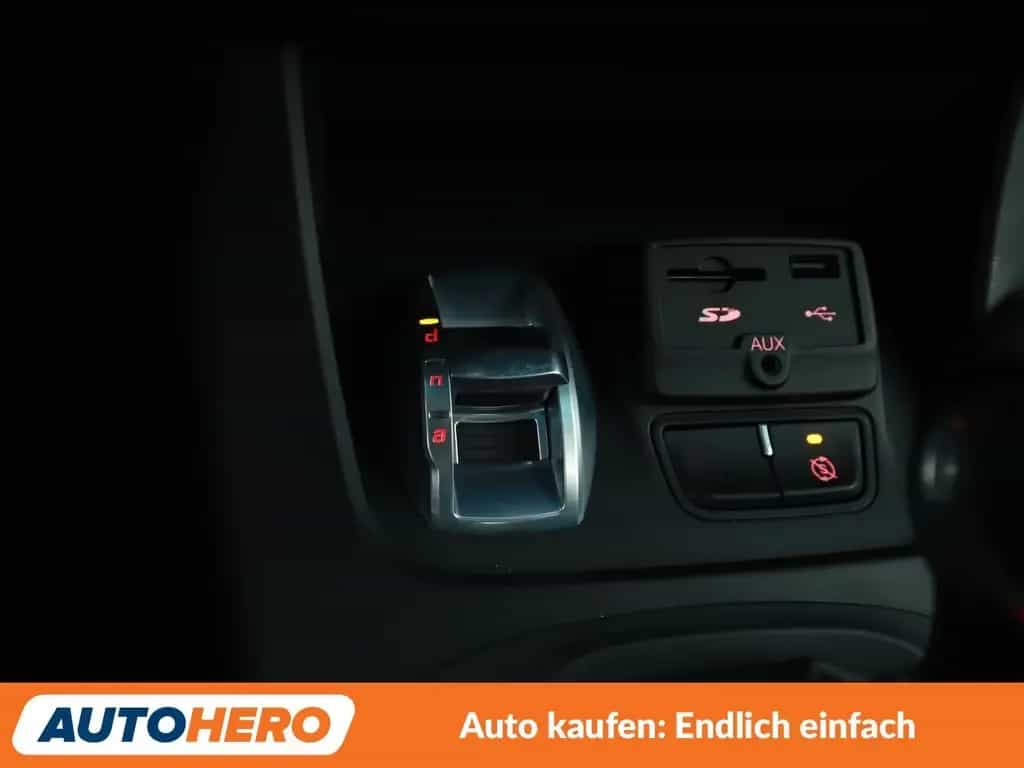 Alfa Romeo Giulietta 2.0 JTDM Super Aut.*NAVI*TEMPO*PDC*SHZ 03/2017-photo-23