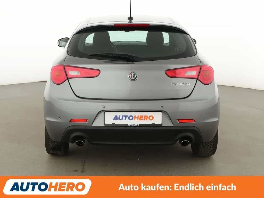 Alfa Romeo Giulietta 2.0 JTDM Super Aut.*NAVI*TEMPO*PDC*SHZ 03/2017-photo-4