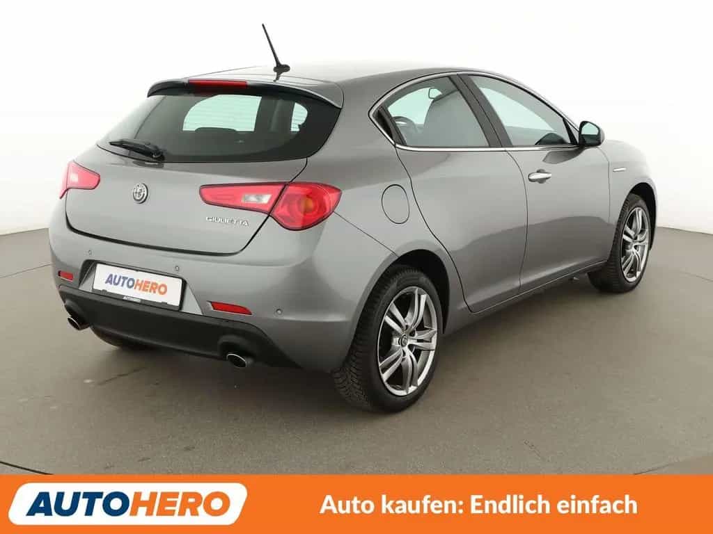 Alfa Romeo Giulietta 2.0 JTDM Super Aut.*NAVI*TEMPO*PDC*SHZ 03/2017-photo-5