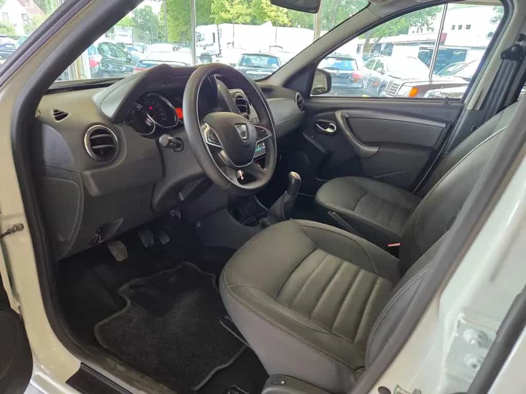 Dacia Duster I Laureate 4x2**HU AU NEU** 1 HAND** 12/2017-photo-8