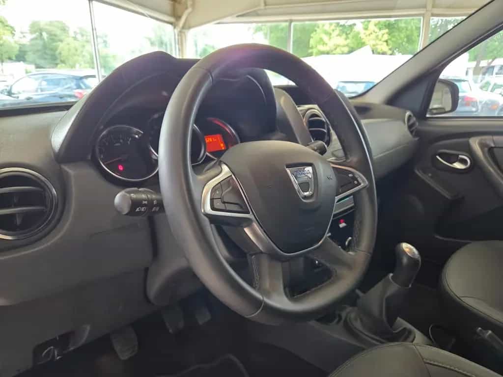 Dacia Duster I Laureate 4x2**HU AU NEU** 1 HAND** 12/2017-photo-9