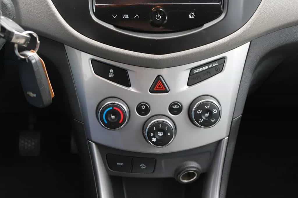 Chevrolet Trax 4x4 LT+*Kamera*Schiebedach*Garantie* 07/2013-photo-15