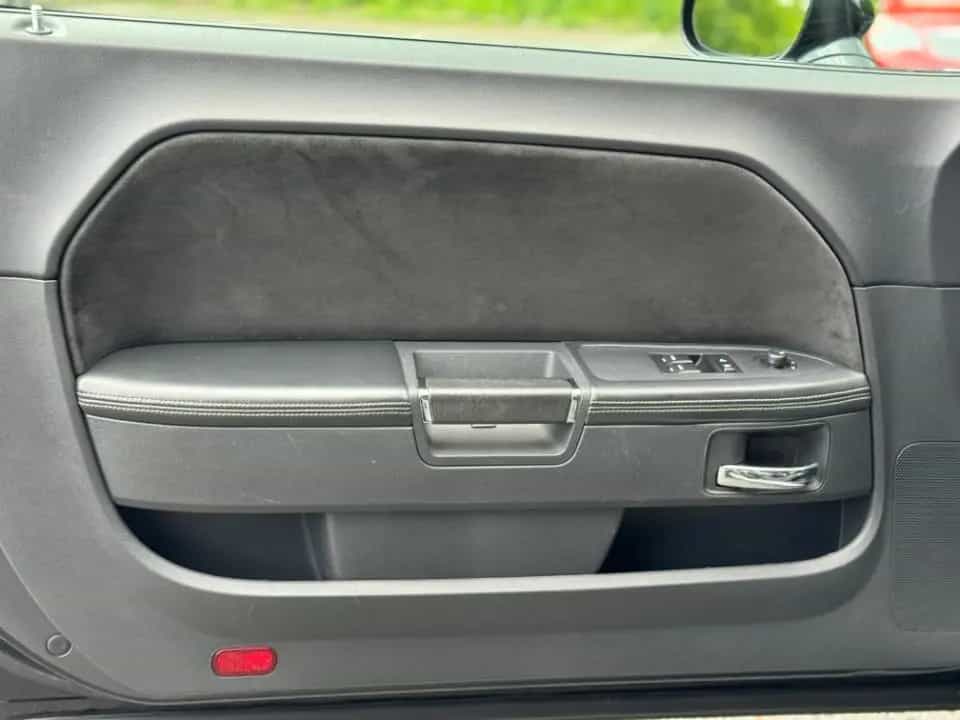 Dodge Challenger 6.1 SRT8 Navi/SD/Leder Zweite Hand 02/2011-photo-13