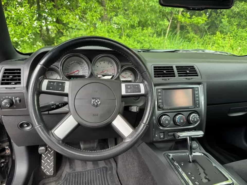 Dodge Challenger 6.1 SRT8 Navi/SD/Leder Zweite Hand 02/2011-photo-9