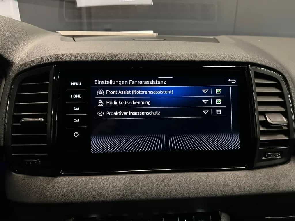Skoda Karoq Sportline 4x4*19Zoll*LEDER*KAMERA*COLUMBUS 11/2022-photo-24