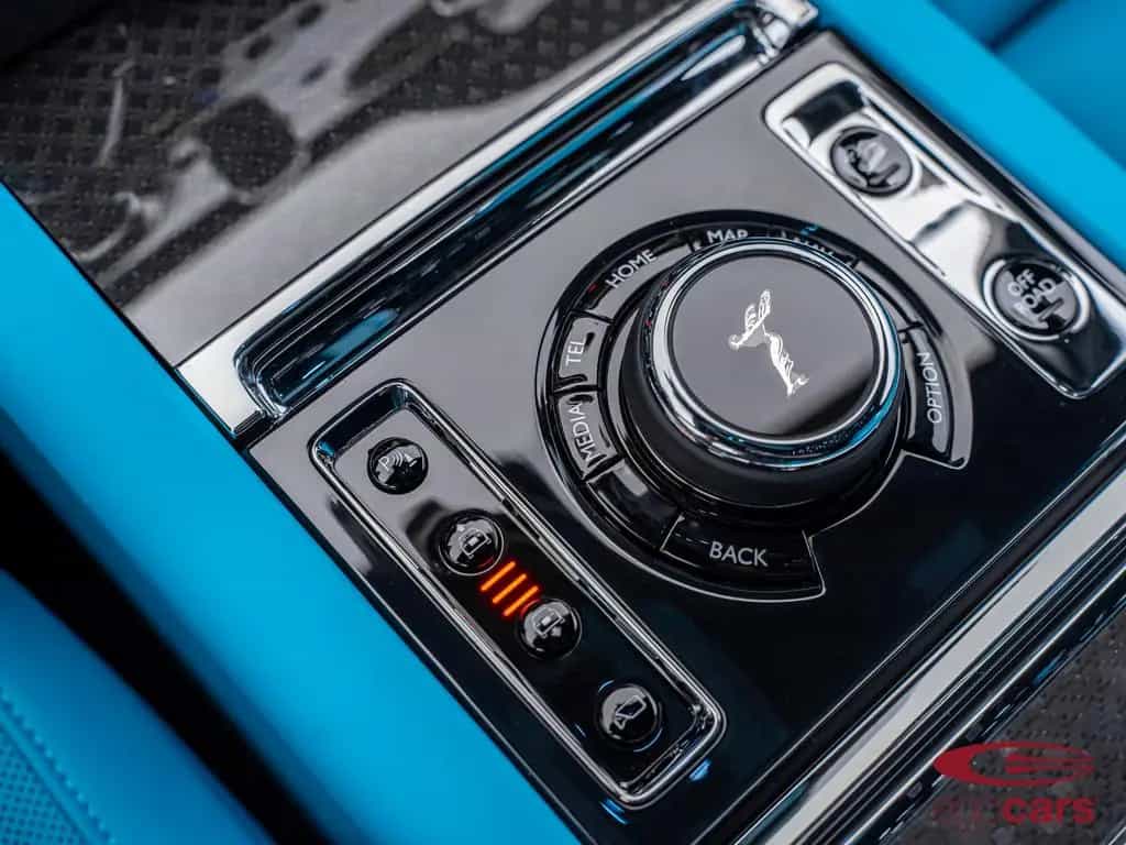 Rolls-Royce Cullinan Black Badge Series II 600CV 01/2025-photo-11