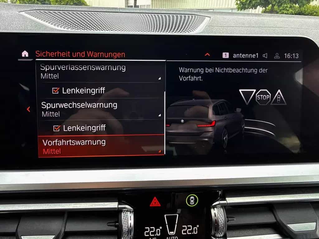 BMW 330 i Touring M-Sport ACC NAV HUD 360° PDC Laser 03/2020-photo-12