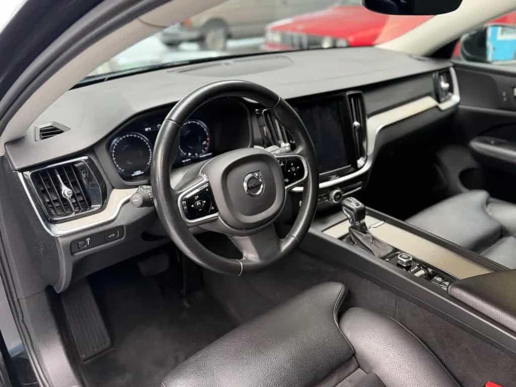 Volvo V60 Kombi Inscription*LEDER*NAVI*AHK*SHZ*LED* 04/2019-photo-11