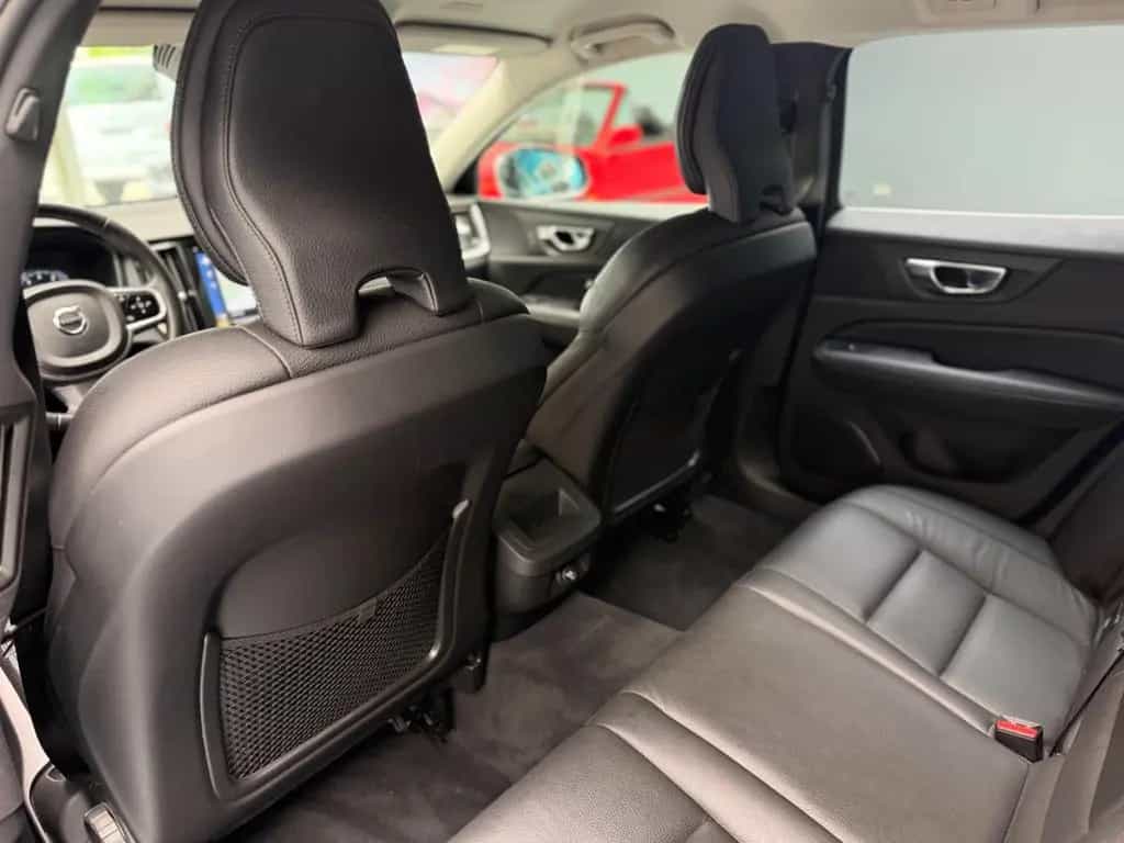 Volvo V60 Kombi Inscription*LEDER*NAVI*AHK*SHZ*LED* 04/2019-photo-17