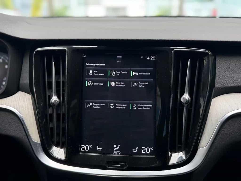 Volvo V60 Kombi Inscription*LEDER*NAVI*AHK*SHZ*LED* 04/2019-photo-20