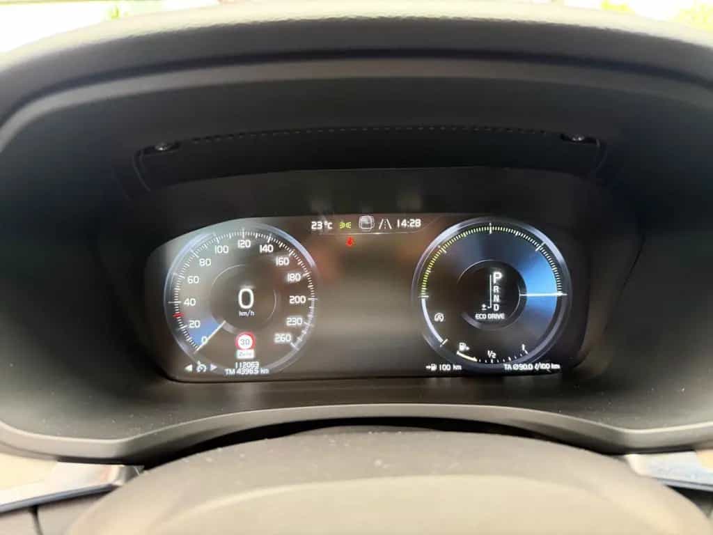 Volvo V60 Kombi Inscription*LEDER*NAVI*AHK*SHZ*LED* 04/2019-photo-26