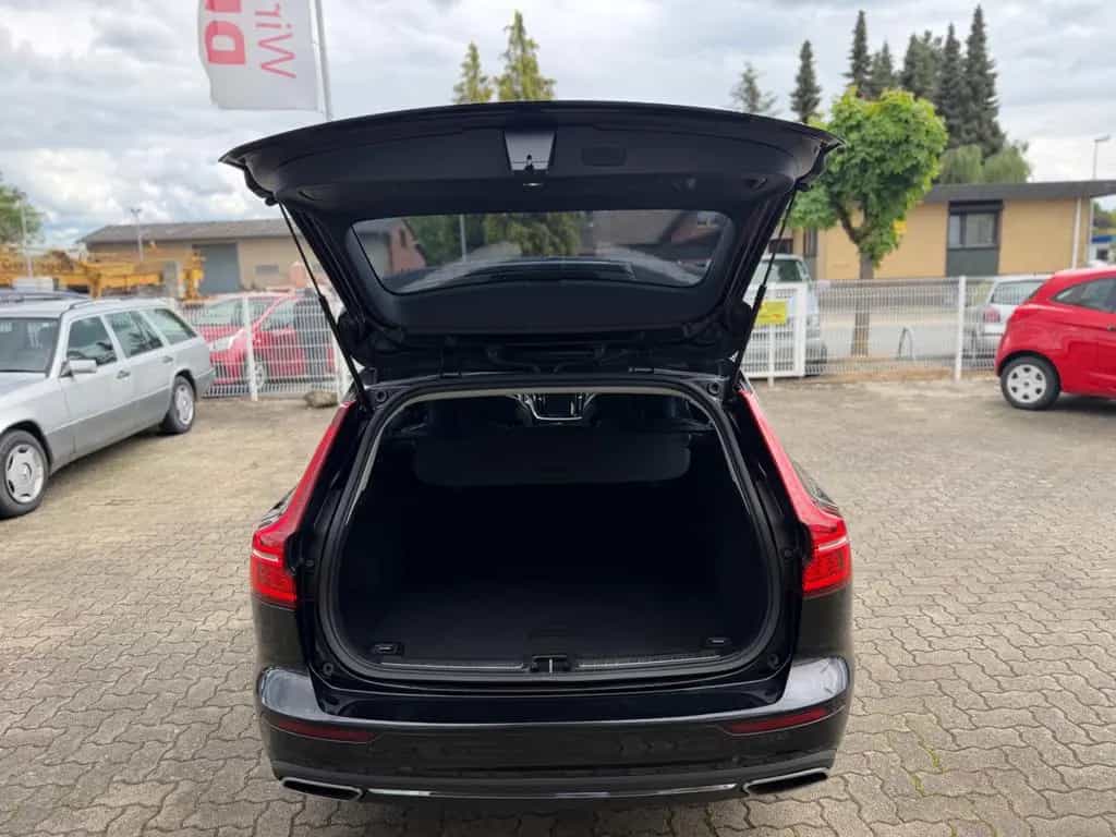 Volvo V60 Kombi Inscription*LEDER*NAVI*AHK*SHZ*LED* 04/2019-photo-7
