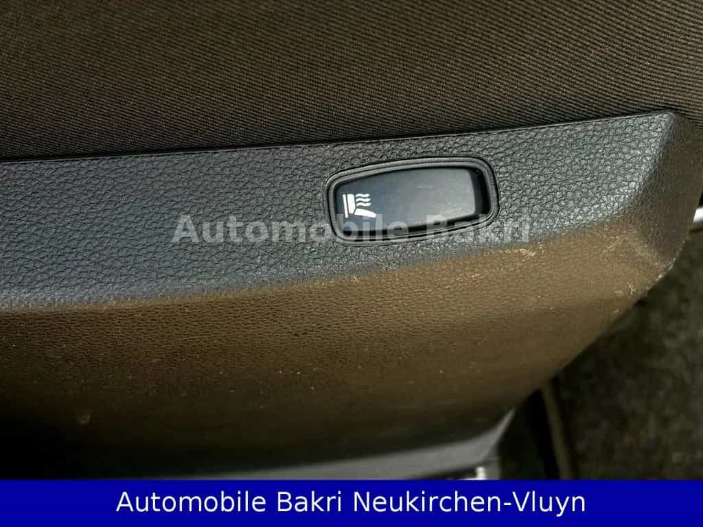 Dacia Duster II Prestige 360*Stzh- Tüv-Insp Neu *TOP* 01/2019-photo-26