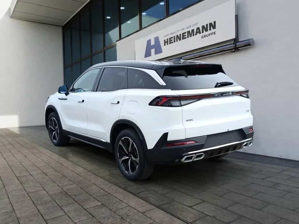 BAIC Beijing X75 1,5 Turbo GDI 4 Zylinder Automatik 1 null-photo-3