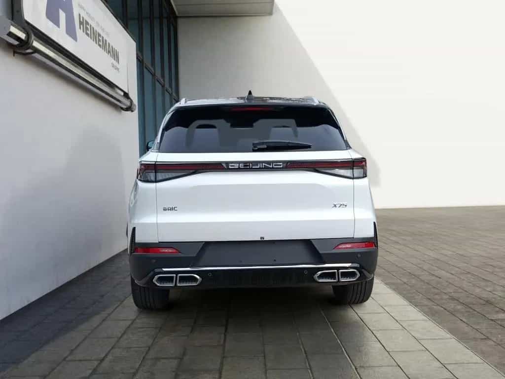 BAIC Beijing X75 1,5 Turbo GDI 4 Zylinder Automatik 1 null-photo-4