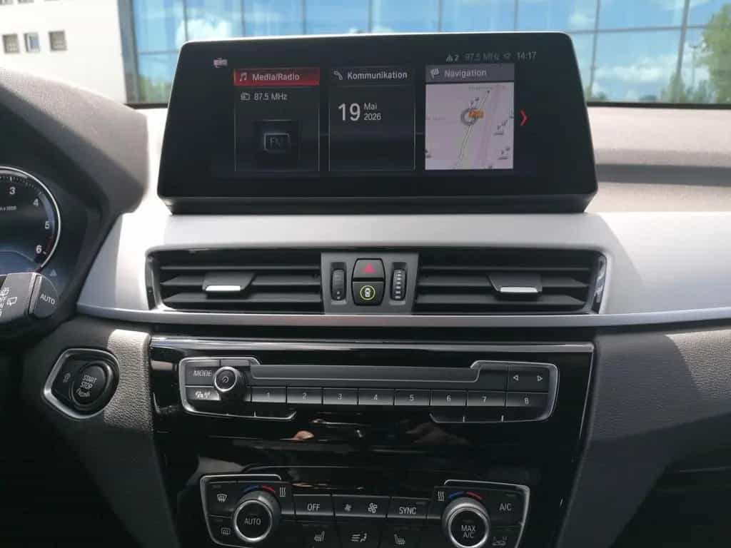 BMW X1 xDrive20d Advantage HUD Navi Kamera Sportsitz 02/2020-photo-11