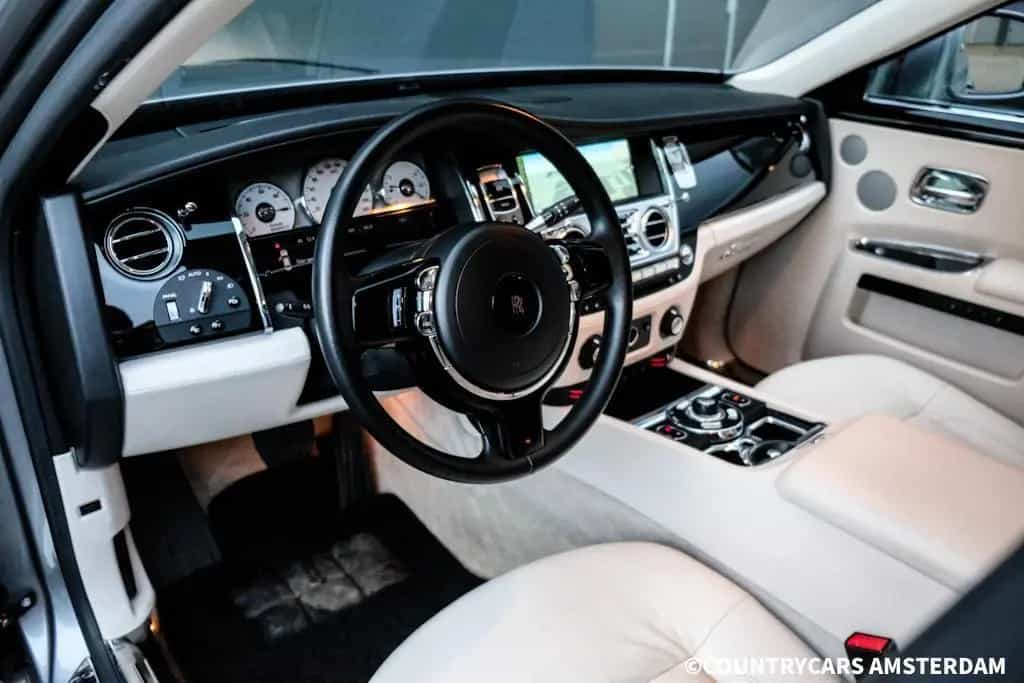 Rolls-Royce Ghost 6.6 V12 05/2010-photo-10