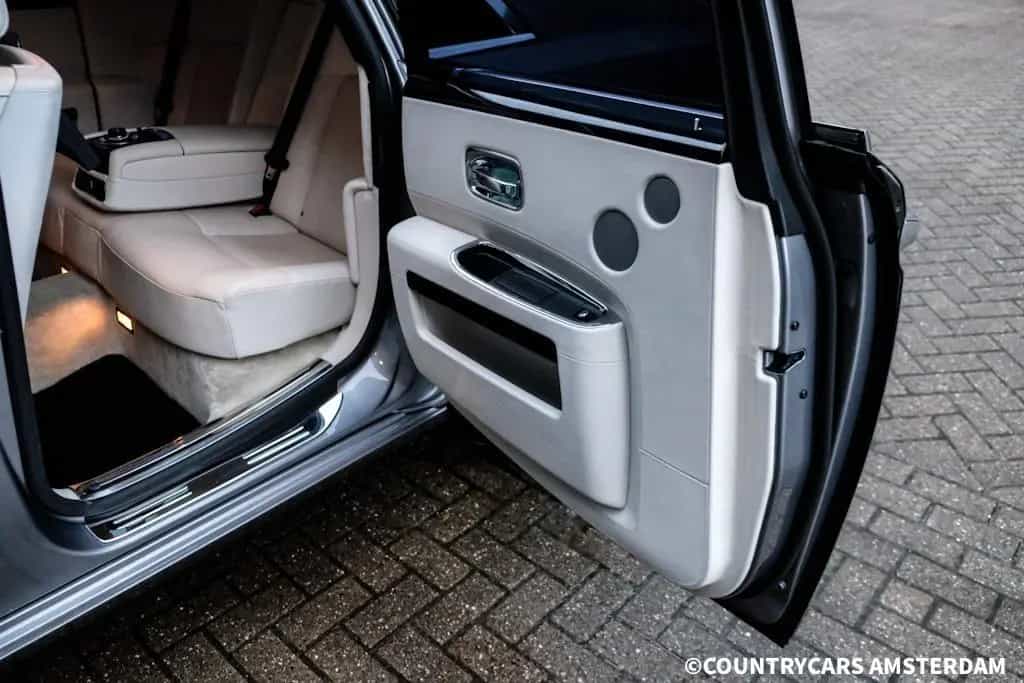 Rolls-Royce Ghost 6.6 V12 05/2010-photo-17