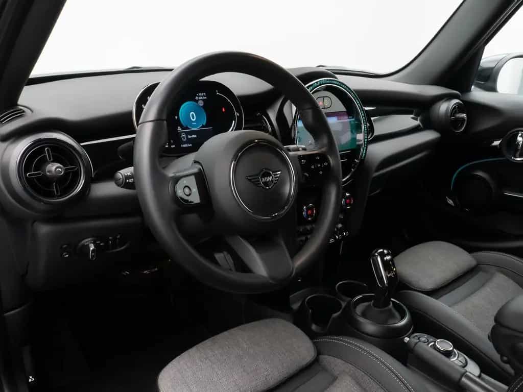 MINI Cooper Trim Kamera DAB Komfort Leder Sport LED 03/2023-photo-19