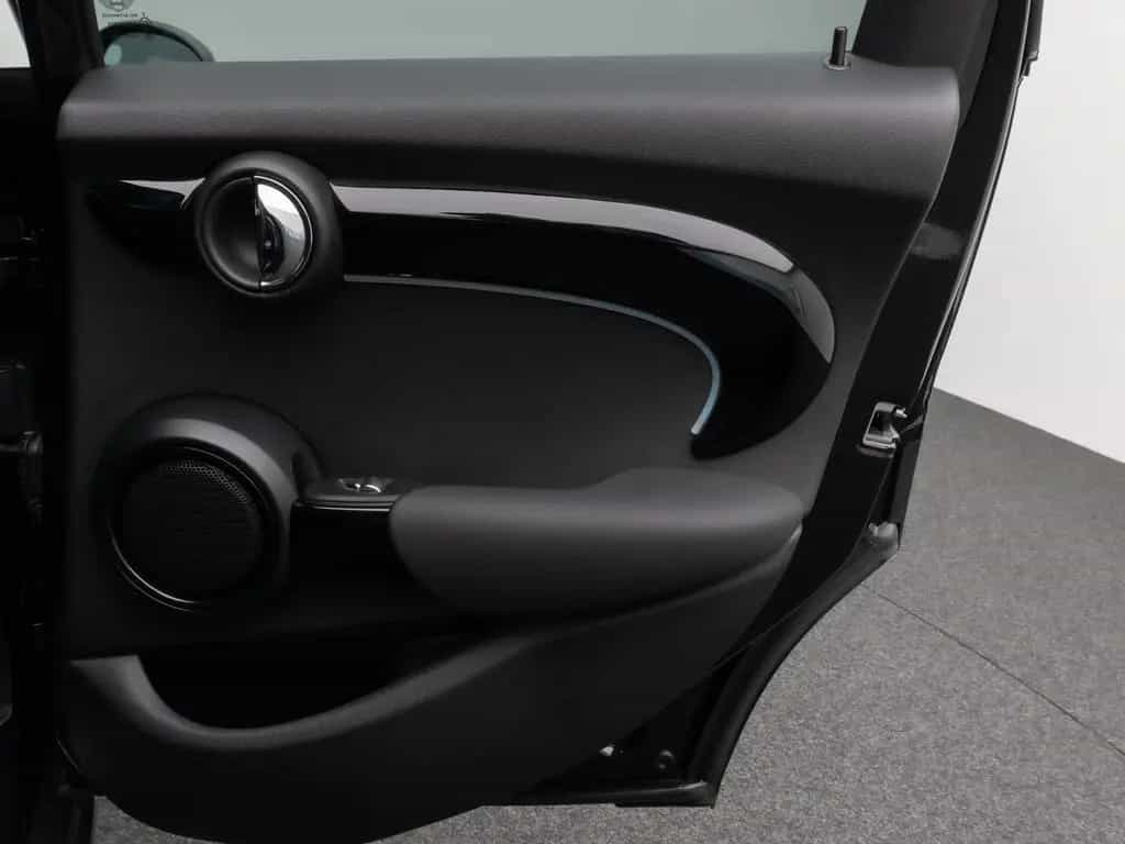 MINI Cooper Trim Kamera DAB Komfort Leder Sport LED 03/2023-photo-28